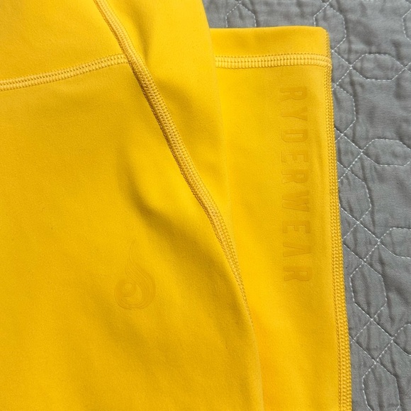NWT Ryderwear leggings- large- yellow - Picture 2 of 3